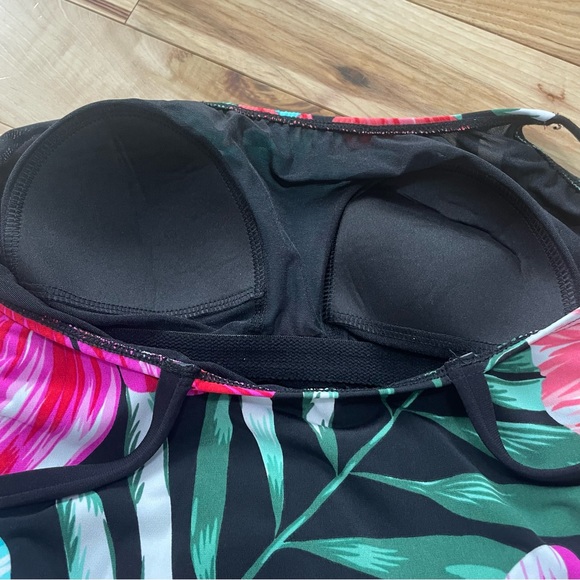 NWOT Sonnet Shores Floral Black One Piece Swimsuit Bathing Suit . WORN ONCE!!!! - Picture 9 of 15